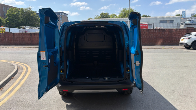 Ford Transit Courier Diesel 1.5 EcoBlue Limited Van - Image 3